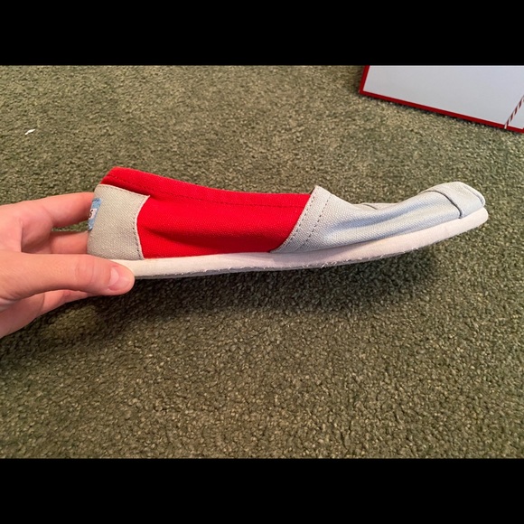 Ohio State Size 7 Toms - Picture 8 of 8